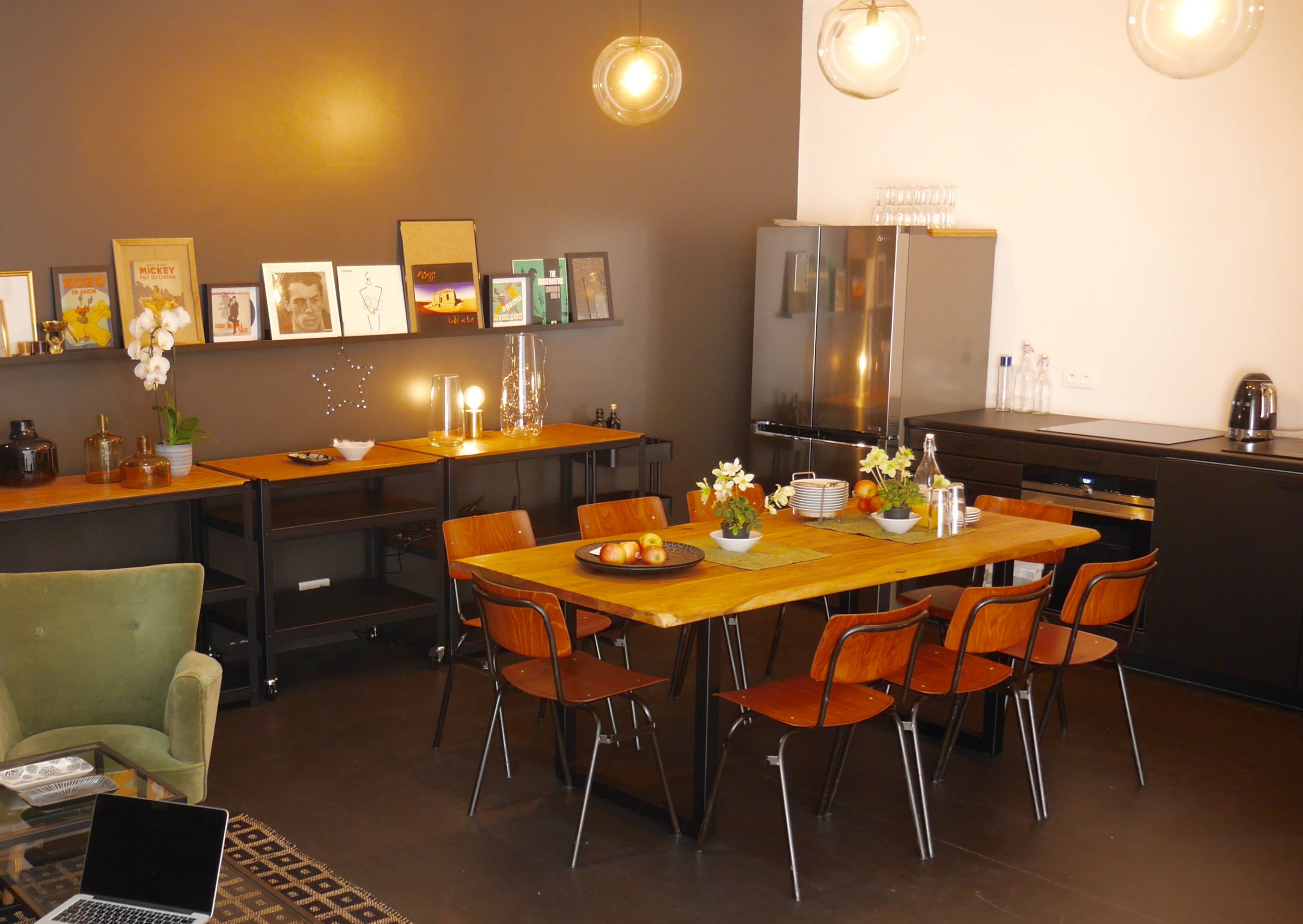Salle à manger et réunion à l'étage